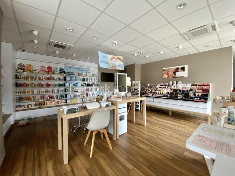 Beauté / Bien-être - 130 m²