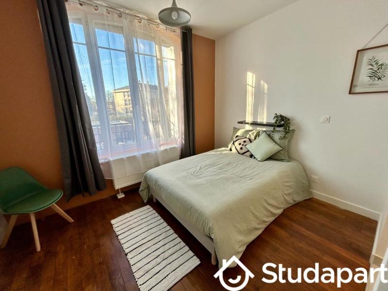 Chambre - 13 m² - 1 pièce