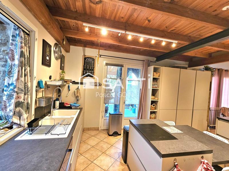 Maison - 245 m² - 7 pièces