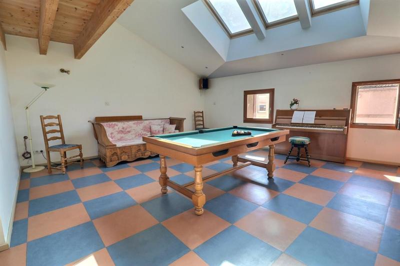 Duplex - 247 m² - 8 pièces