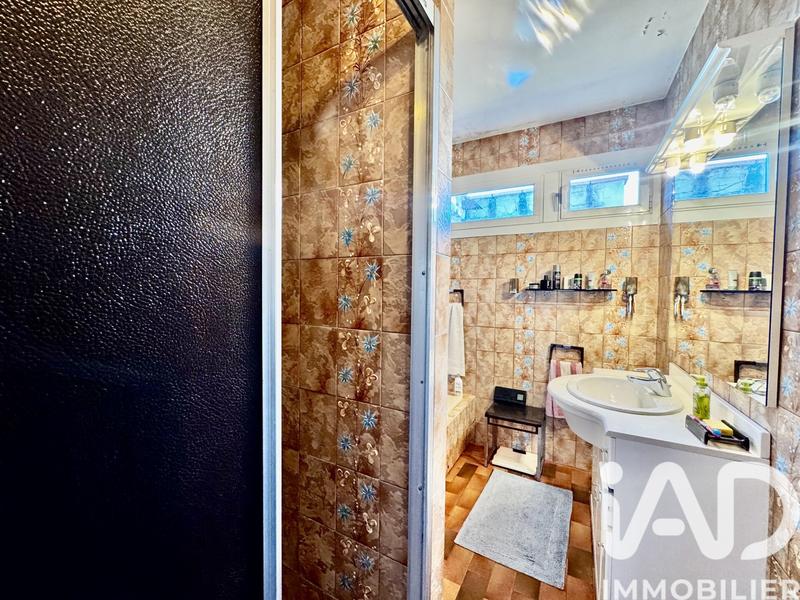 Maison - 95 m² - 5 pièces