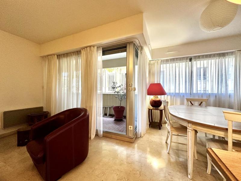 Appartement - 82 m² - 3 pièces