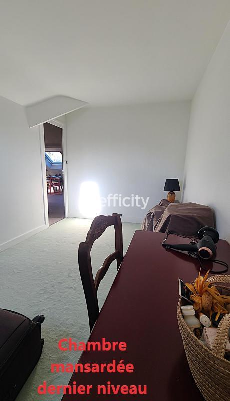 Maison - 210 m² - 7 pièces