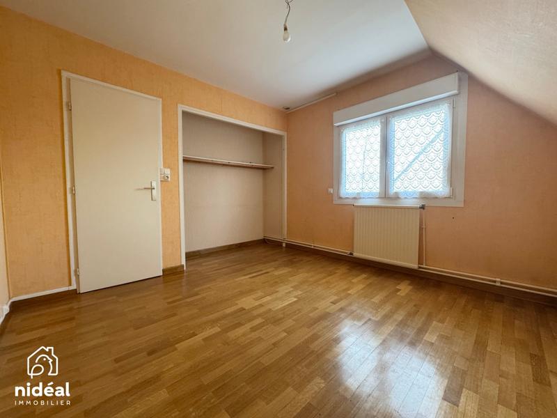 Maison traditionnelle - 90 m² - 4 pièces
