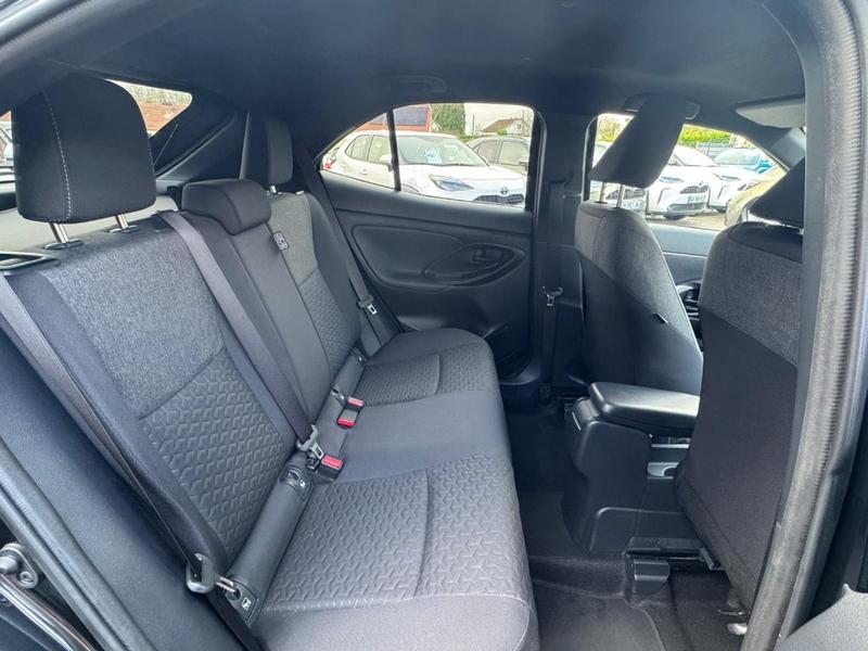 Toyota Yaris Cross Hybrid 116h - Bv Cvt (My22) Design