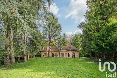 Maison - 216 m² - 5 pièces