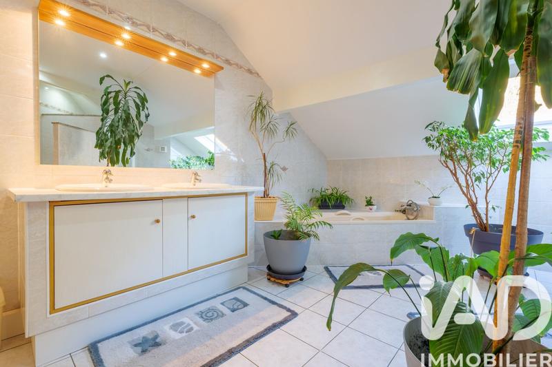 Maison de maîtres - 170 m² - 8 pièces