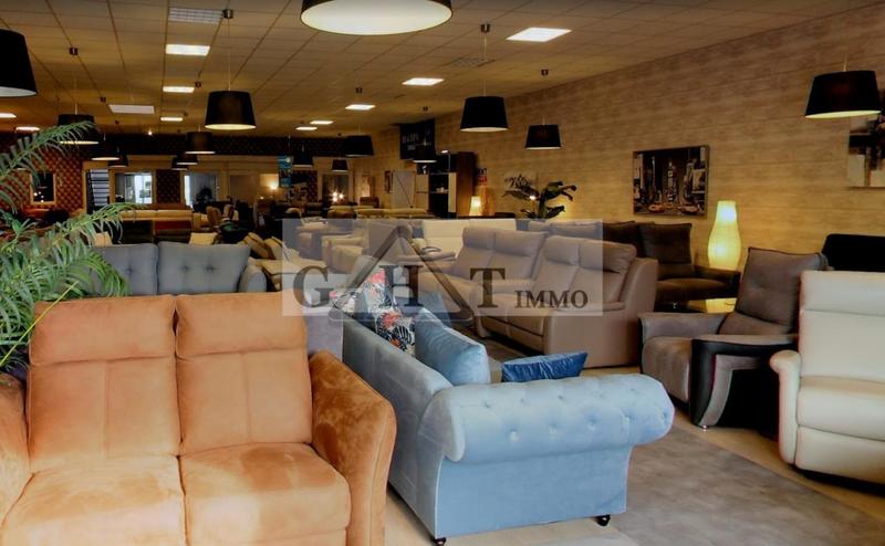 Local commercial - 1 930 m²