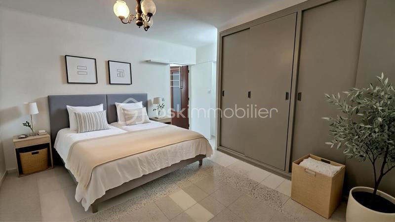 Appartement - 80 m² - 4 pièces