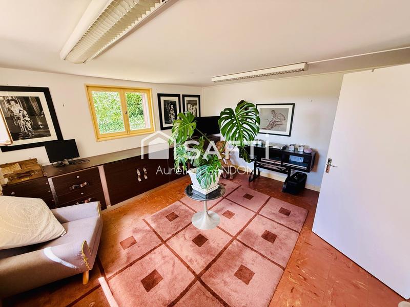 Maison - 202 m² - 7 pièces