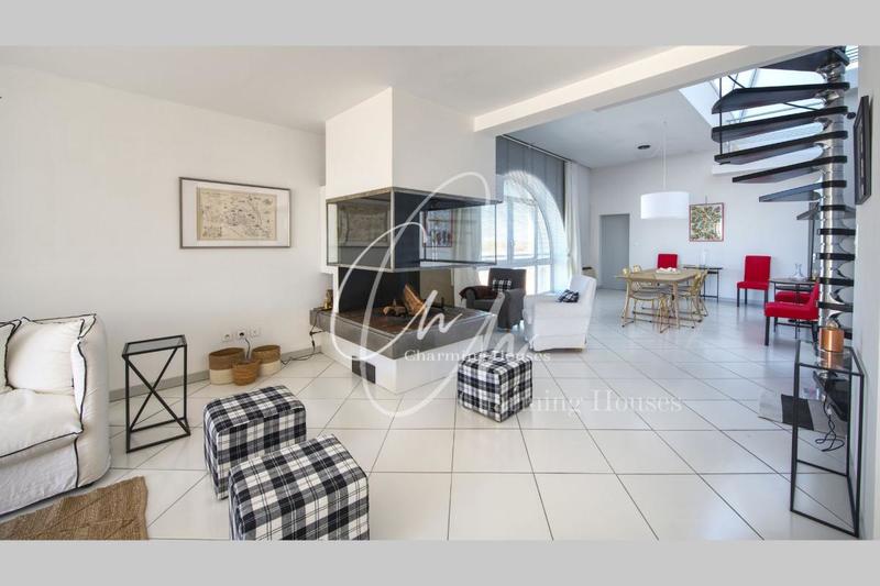 Appartement - 210 m² - 5 pièces