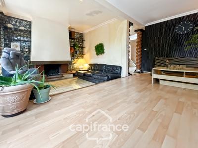 Maison - 177 m² - 7 pièces