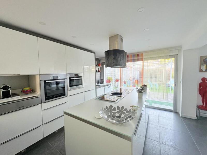 Maison - 170 m² - 6 pièces