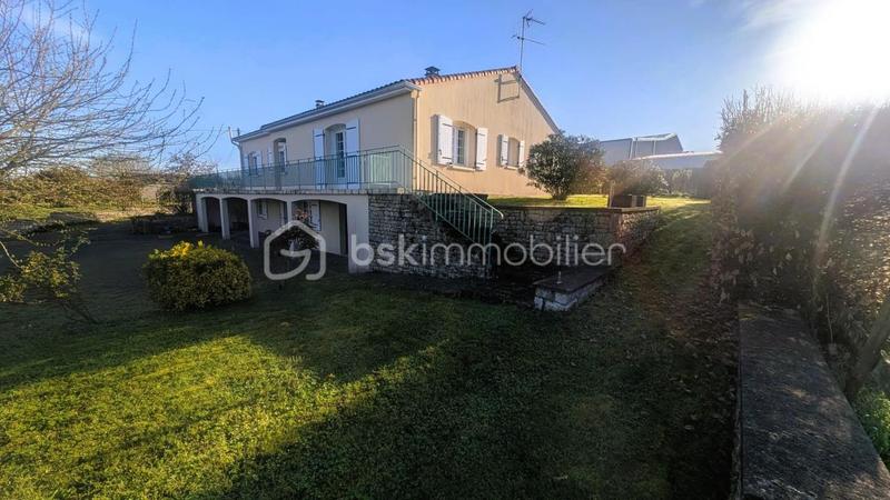 Maison traditionnelle - 130 m² - 8 pièces