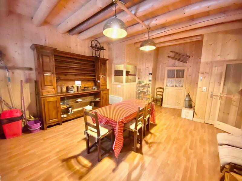 Châlet - 376 m² - 12 pièces