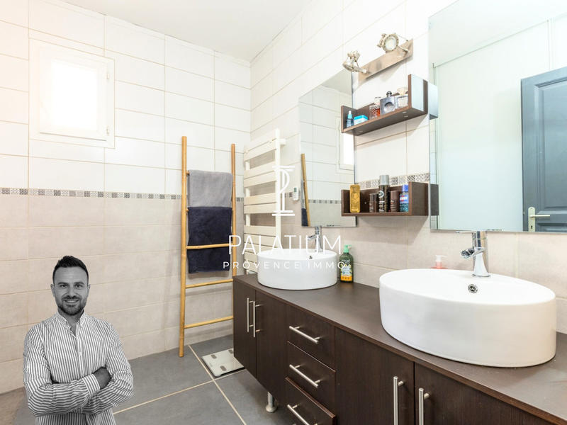 Villa - 100 m² - 3 pièces