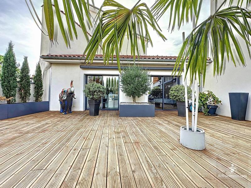 Appartement - 320 m² - 6 pièces