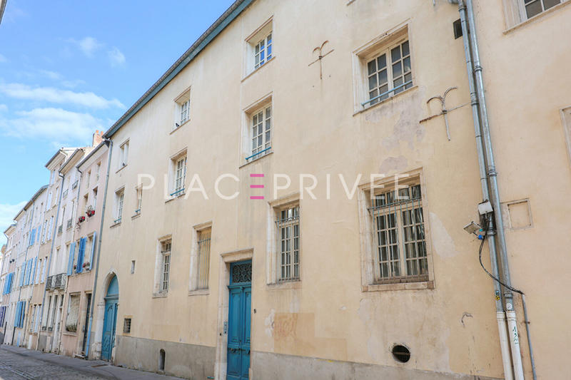 Immeuble - 17 pièces