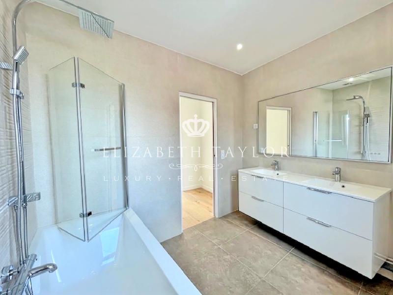 Appartement - 114 m² - 5 pièces