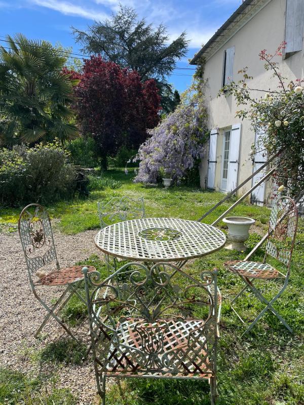 Maison en pierre - 250 m² - 9 pièces