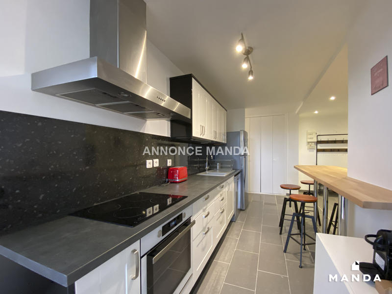 Chambre - 14 m² - 6 pièces