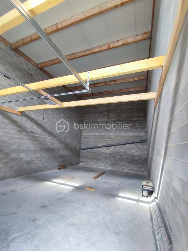 Bureau - 153 m² - 1 pièce