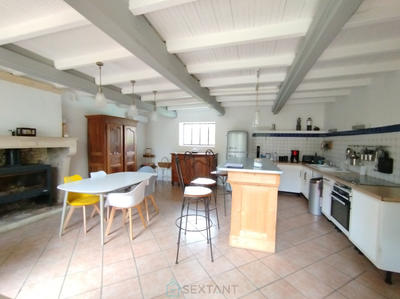 Maison - 284 m² - 10 pièces