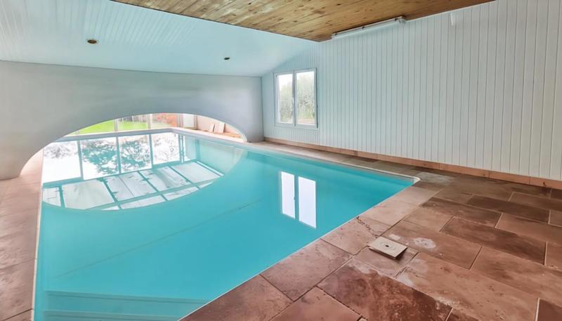 Maison - 268 m² - 10 pièces