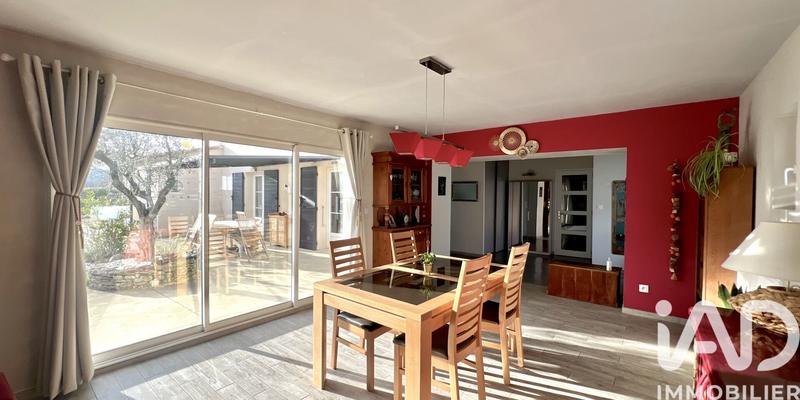 Maison - 209 m² - 7 pièces