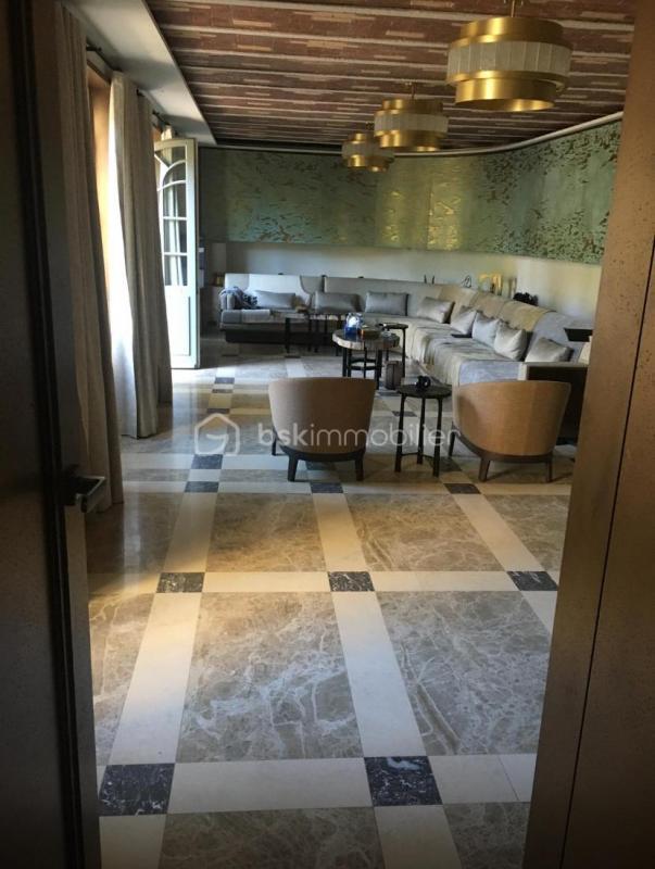 Demeure - 789 m² - 10 pièces