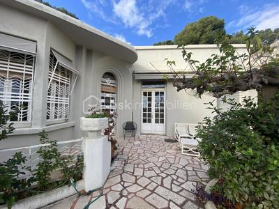 Demeure - 245 m² - 7 pièces