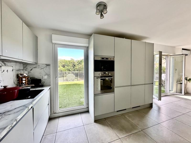 Appartement - 100 m² - 4 pièces