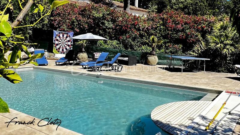 Villa - 180 m² - 7 pièces