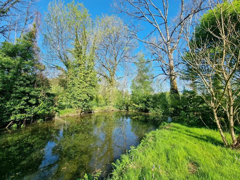 Maison - 288 m² - 9 pièces