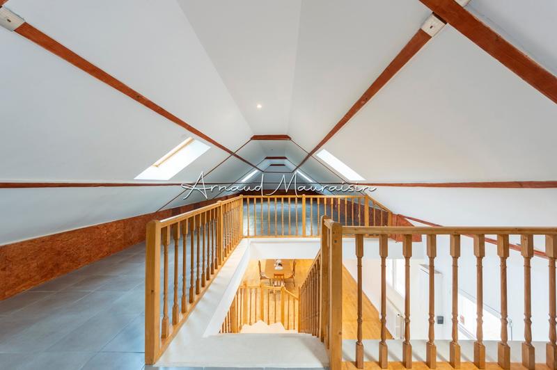 Villa - 300 m² - 7 pièces