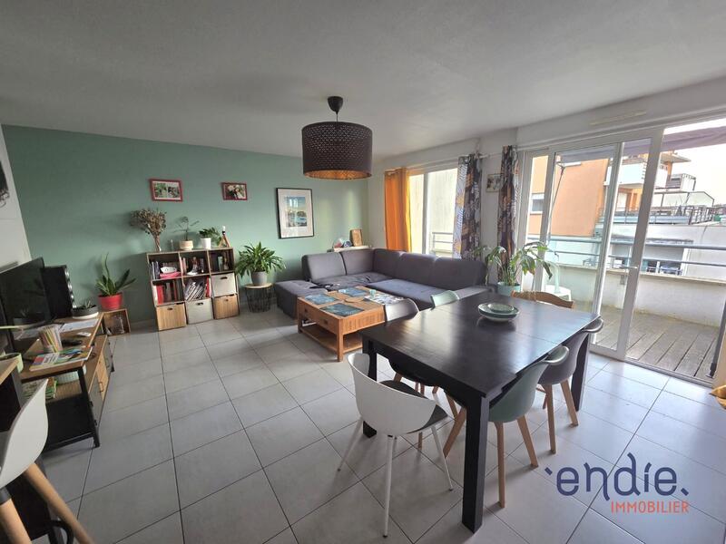 Appartement - 93 m² - 4 pièces