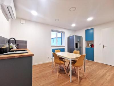 Local artisanal - 300 m² - 5 pièces