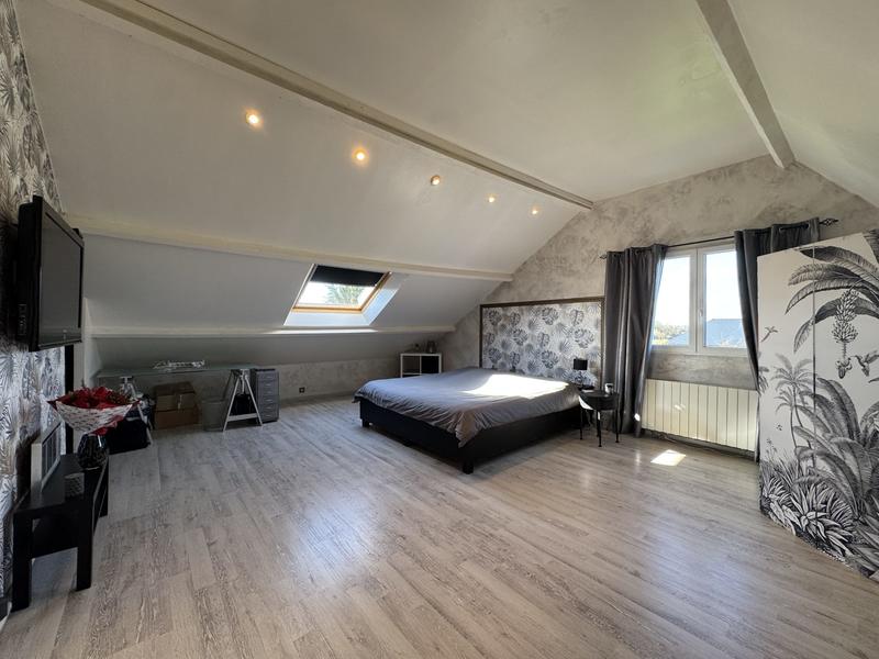 Maison - 200 m² - 7 pièces