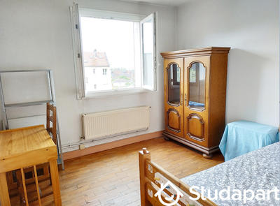 Chambre - 10 m² - 1 pièce