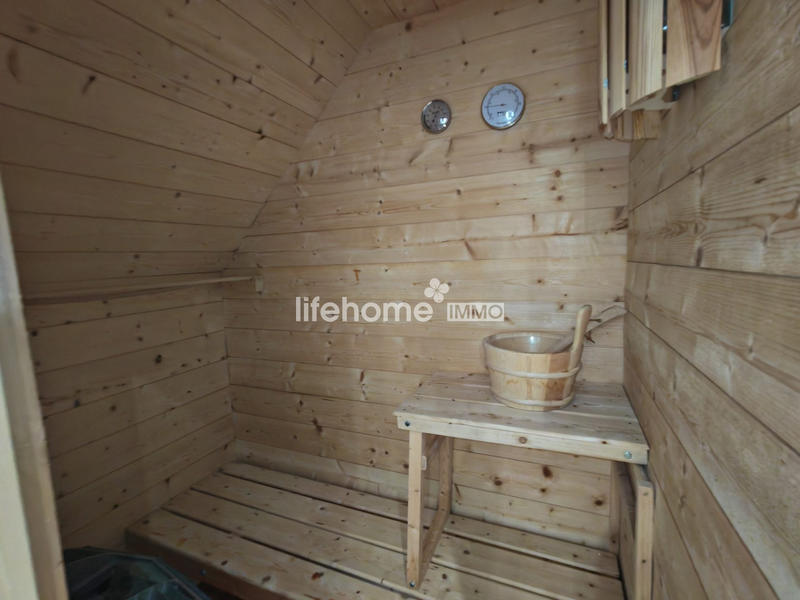 Maison - 190 m² - 8 pièces