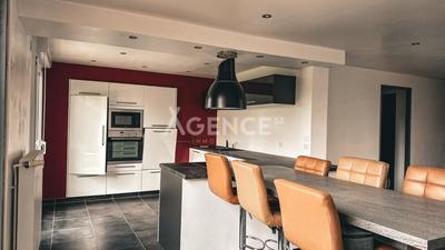 Maison - 97 m² - 4 pièces