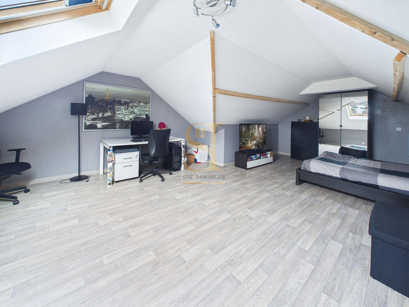 Maison - 140 m² - 7 pièces