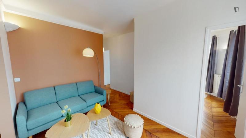 Chambre - 11 m² - 6 pièces
