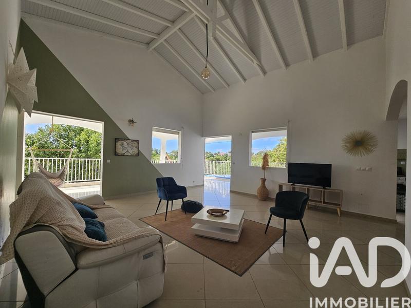 Maison - 200 m² - 8 pièces