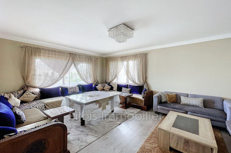 Maison - 207 m² - 10 pièces