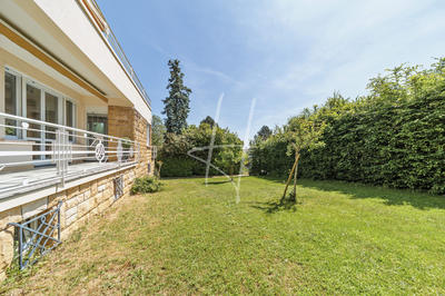 Villa - 223 m² - 8 pièces