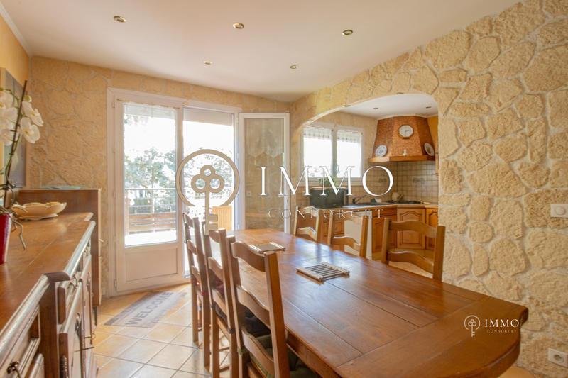 Maison - 182 m² - 8 pièces