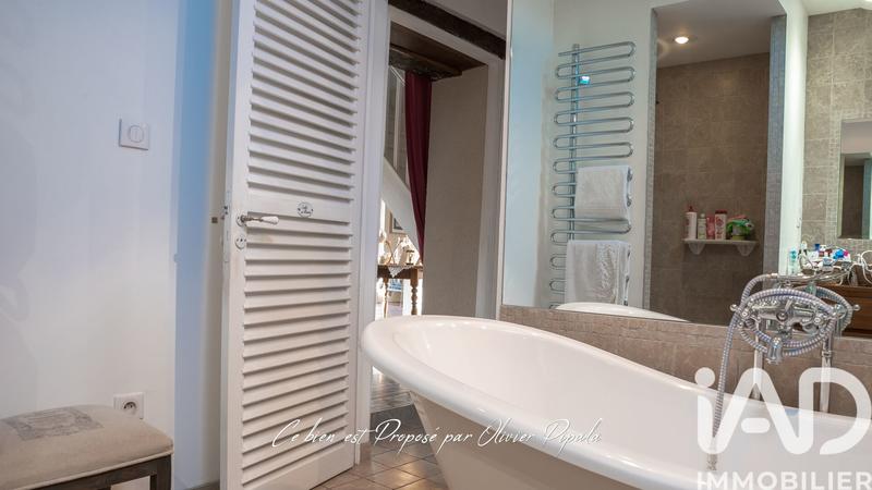 Maison - 181 m² - 8 pièces