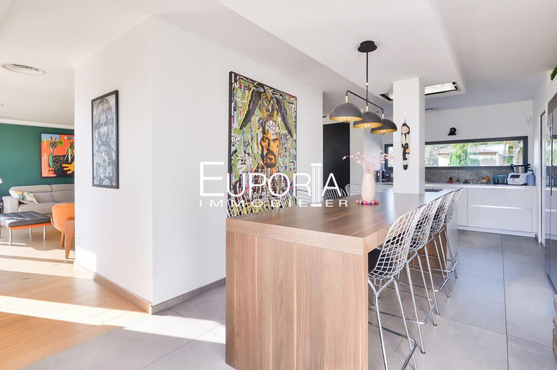 Villa - 160 m² - 6 pièces