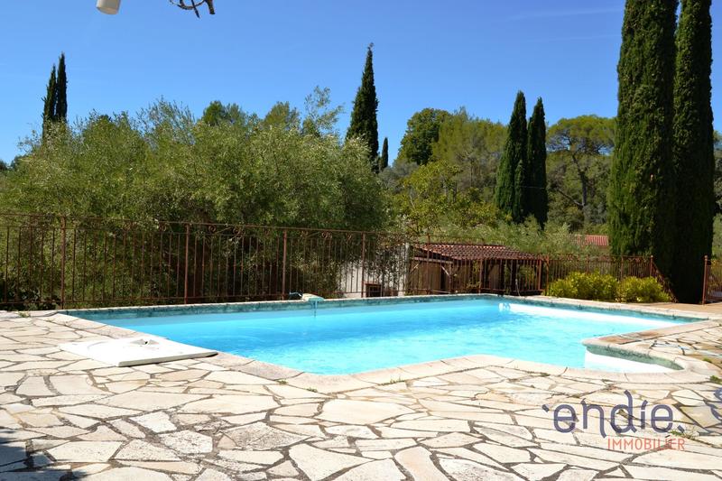 Maison - 144 m² - 7 pièces